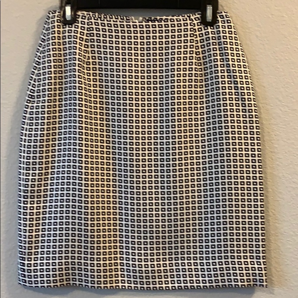 Ann Taylor black and white geometric silk skirt